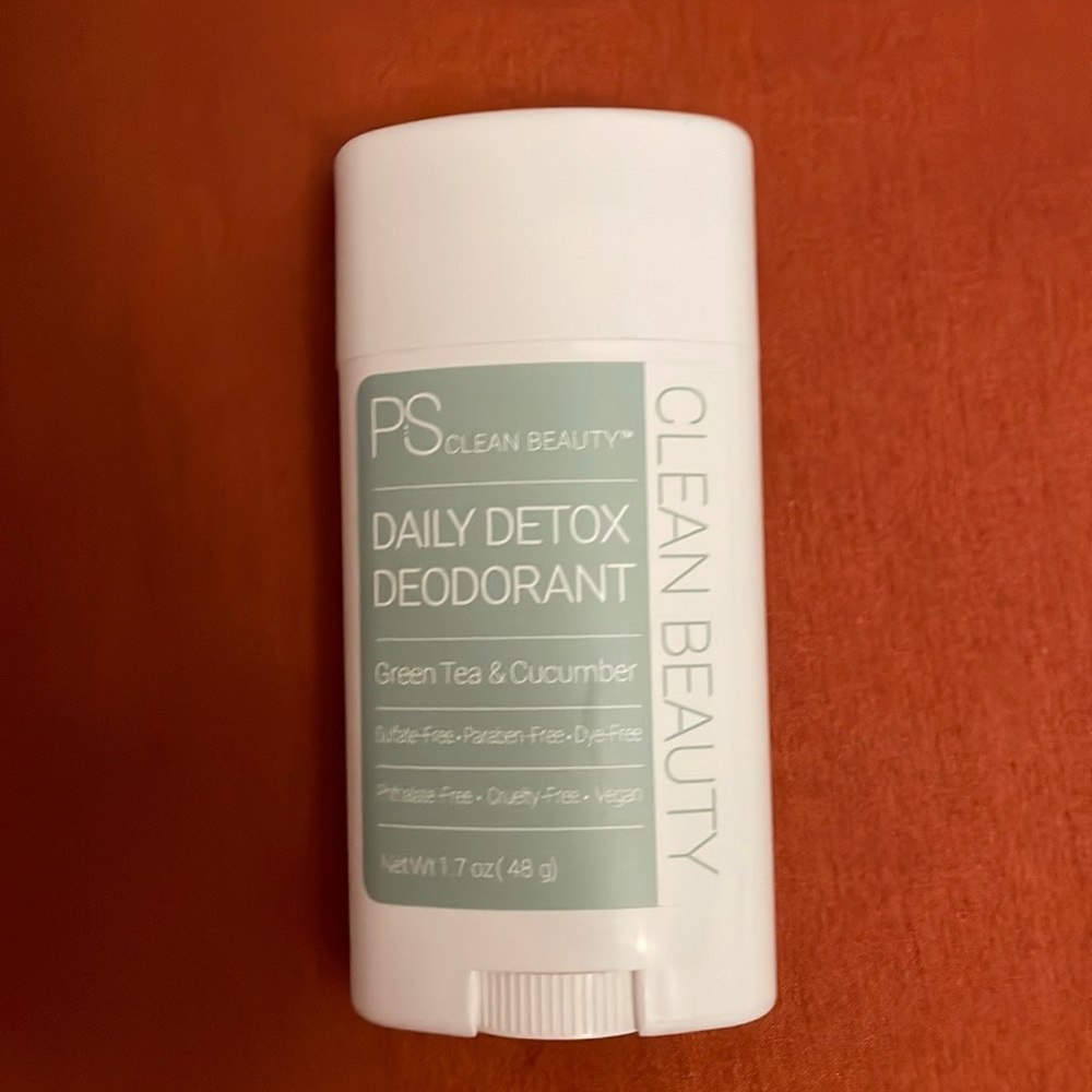 PS CLEAN BEAUTY 
DAILY DETOX DEODORANT